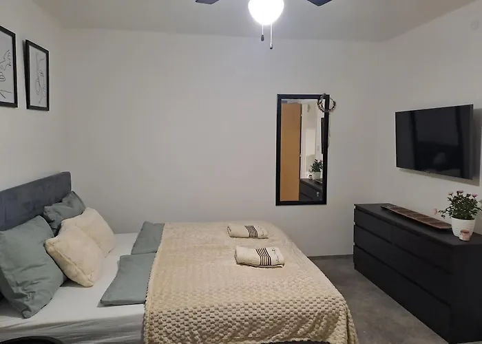 Uh 15 * Uherské Hradiště